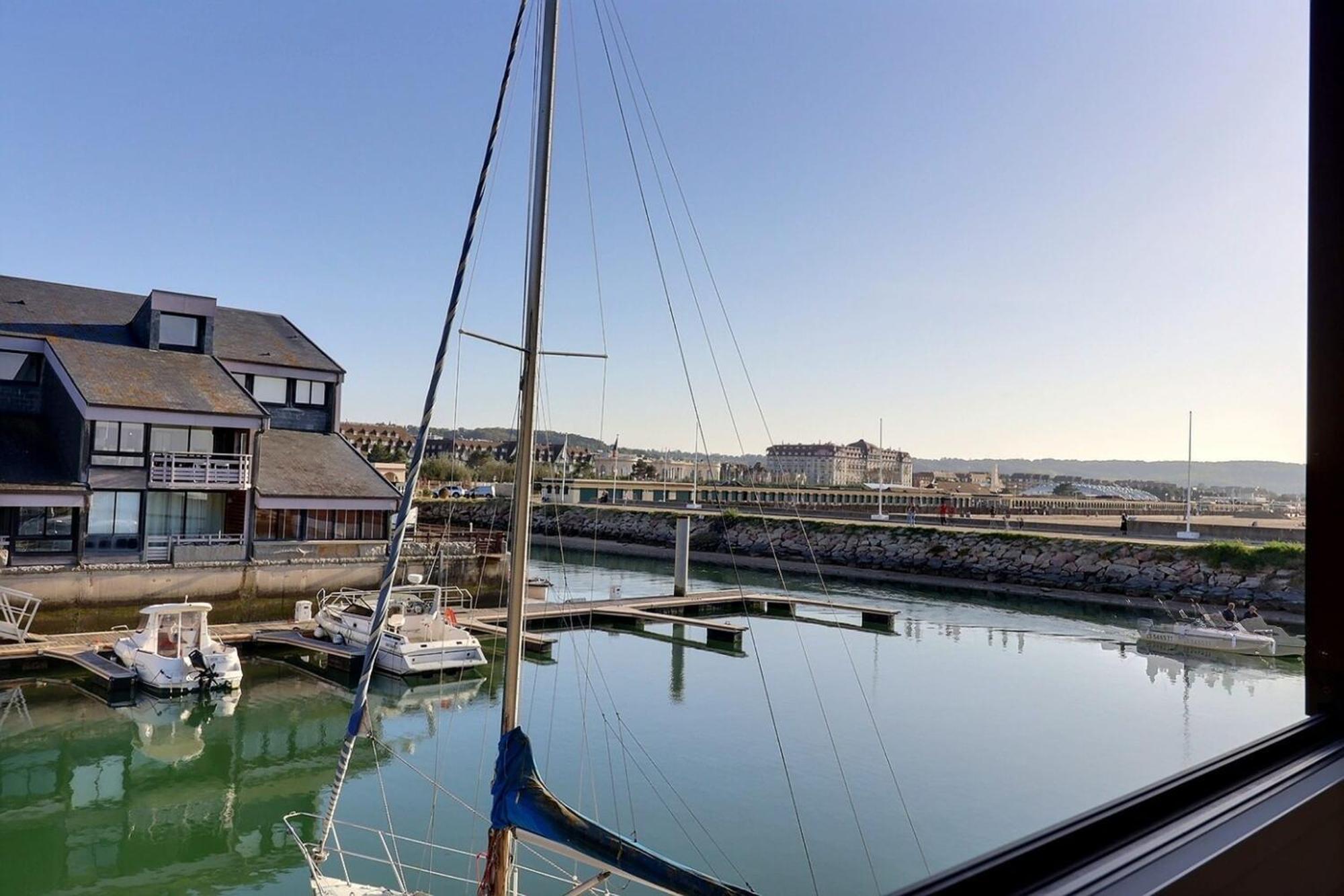 Sublime Apartment Facing The Port & Planches Deauville Buitenkant foto